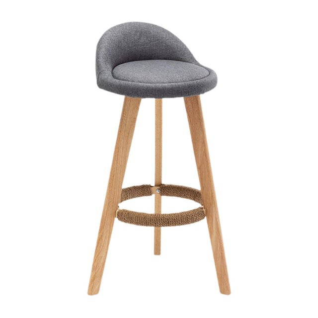 taburete de bar gloria alto con estructura de madera y respaldo bajo lino gris asiento redondeado tapizado en lino gris con respaldo curvo bajo, anillo reposapiés envuelto en cuerda y patas cónicas de madera natural en vista frontal; altura 70 cm (adecuado para barras de 95–100 cm), también usado como silla alta informal en recepción o cafetería.