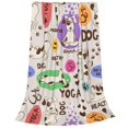 thumbnail image 2 of Fotbe Dog Doing Yoga Manta de Franela Acolchonada con Estampado, Súper Suave y Esponjosa, Extra Grande para Sofá, Cama, Uso Todo el Año-40"x30", 2 of 7
