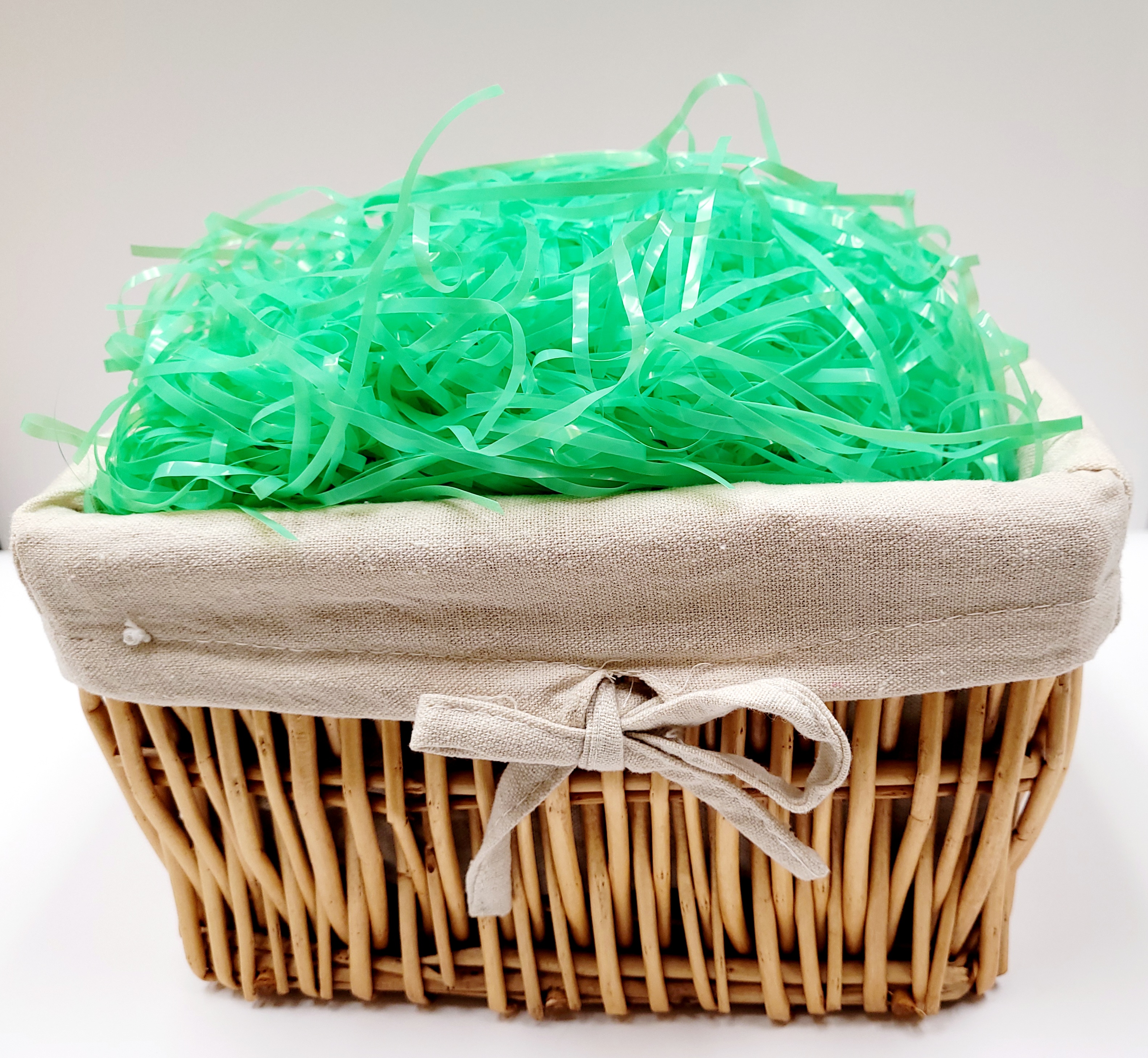 PEEPS Marshmallow Scented Plastic Easter Grass Green, 3oz 