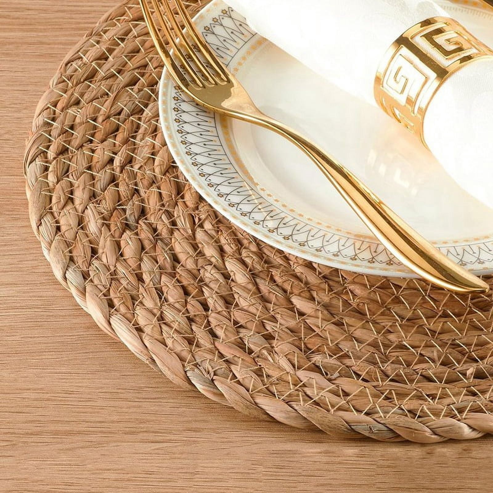 Natural Water Hyacinth Placemats Set of 8, Heat Resistan T Rattan Woven Mats for Outdoor Dining