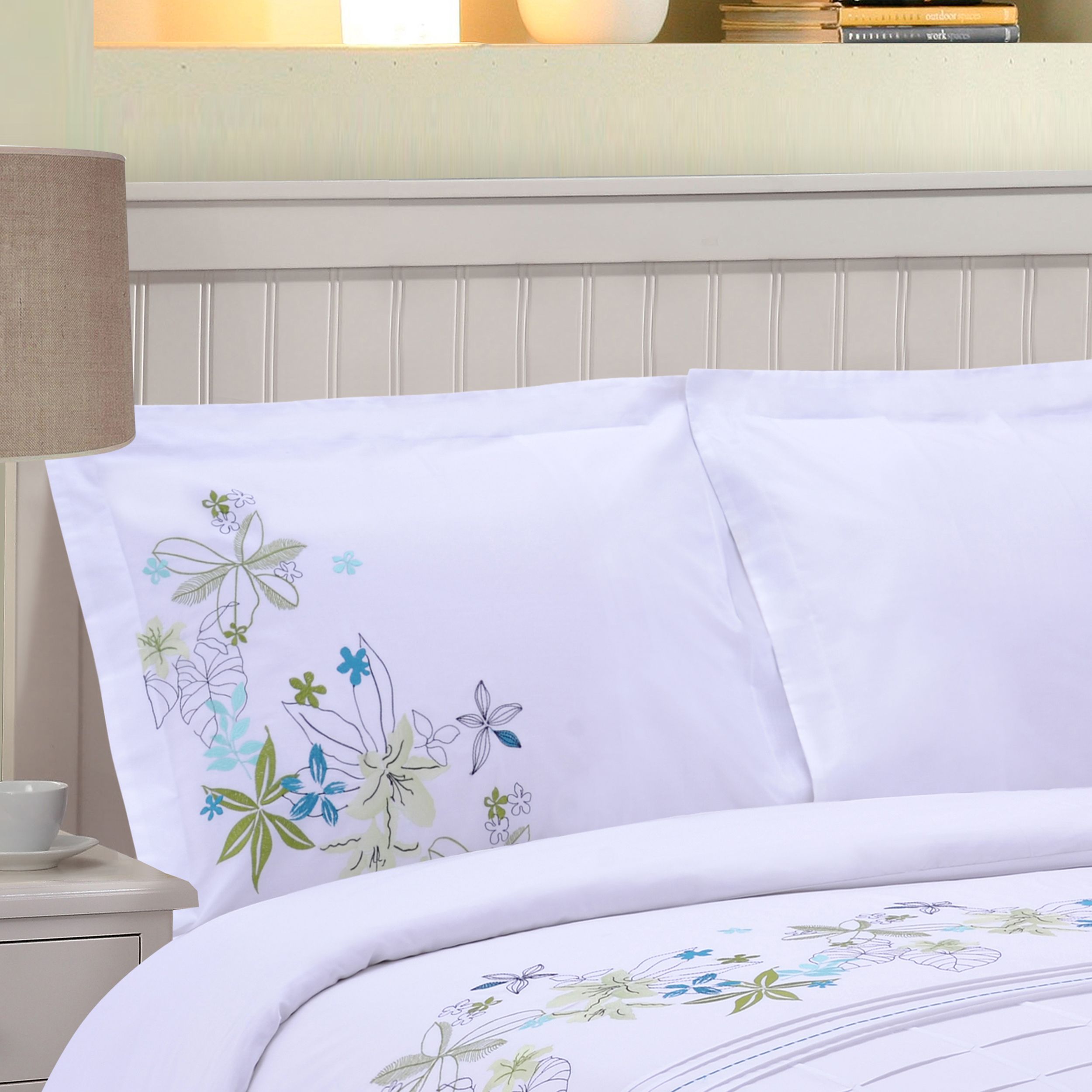 Superior Spring Blooms Duvet Cover Set, King/ Cal King, White