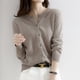 thumbnail image 3 of Suéter de cuello en V con lentejuelas, cómodo, estilo Chanel, elegante, de alta calidad, estilo europeo y americano, para otoño e invierno, 3 of 6