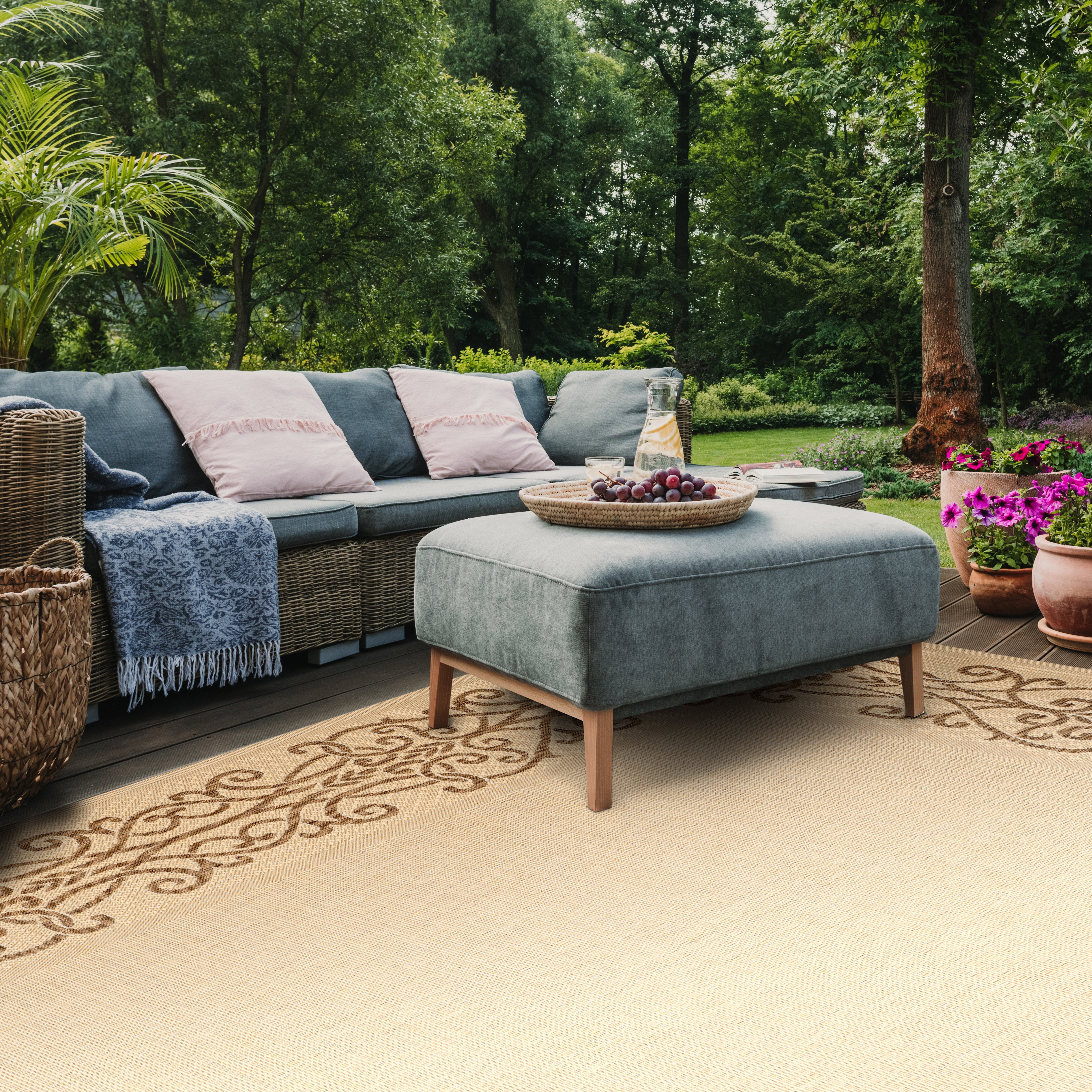 Safavieh Courtyard Ellie Oriental Indoor/Outdoor Area Rug, Natural/Brown, 2' x 3'7"
