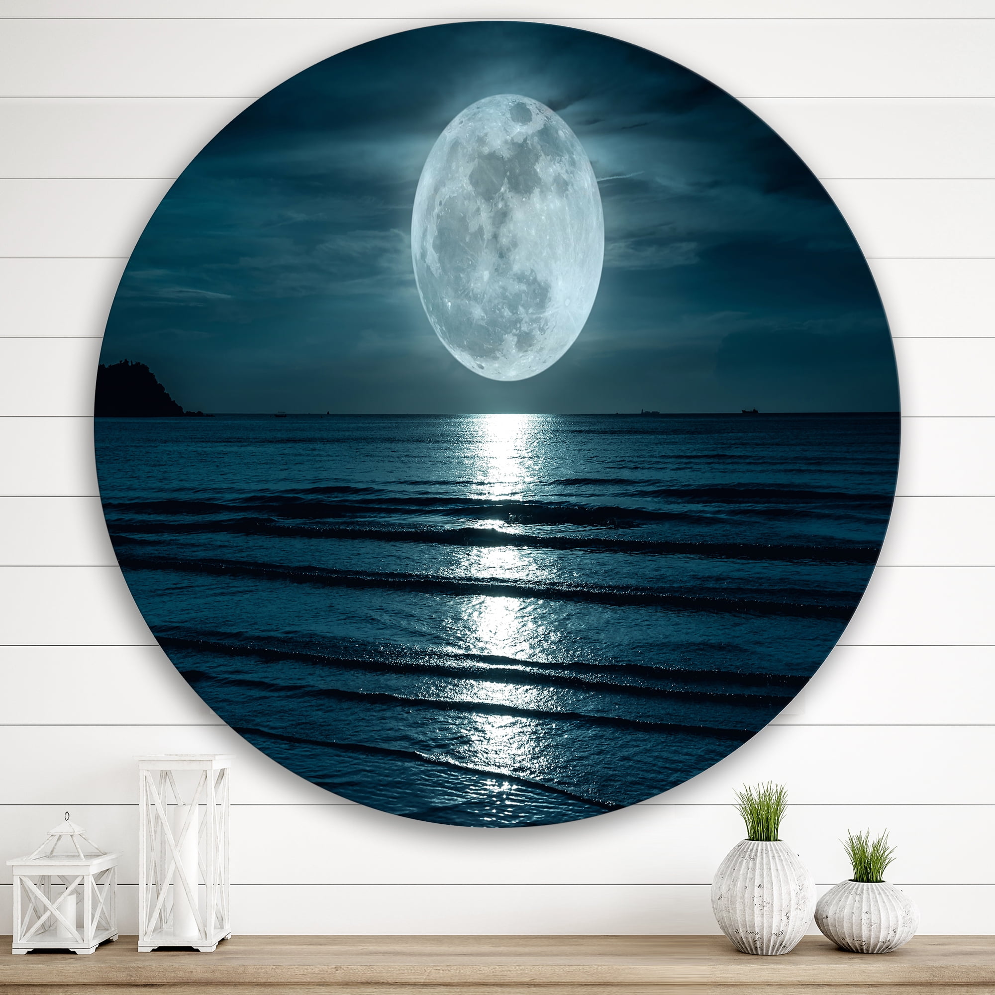 Designart 'Super Full Moon Over The Sea I' Modern Circle Metal Wall Art 29x29 - Disc of 29