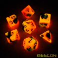 thumbnail image 3 of Juego de dados poliédricos Bescon HOT Rocks que brillan en la oscuridad, 3 of 7