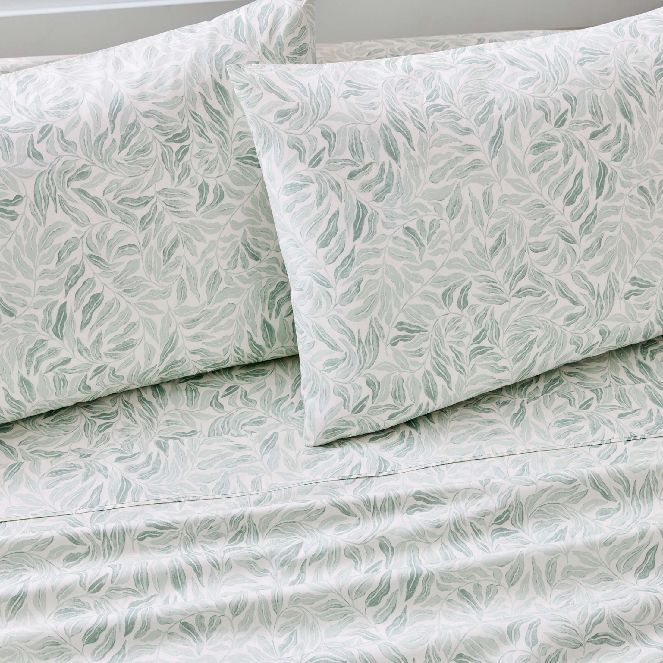 Better Homes & Gardens 2-Piece 300 Thread Count Cotton Percale Vierra Vine Green Pillowcases, King