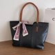thumbnail image 4 of Bolso de mujer nuevo de alta calidad, bolso de hombro versátil a la moda para jóvenes, bolso de mano de gran capacidad para negocios, ocio y fiestas, 4 of 5
