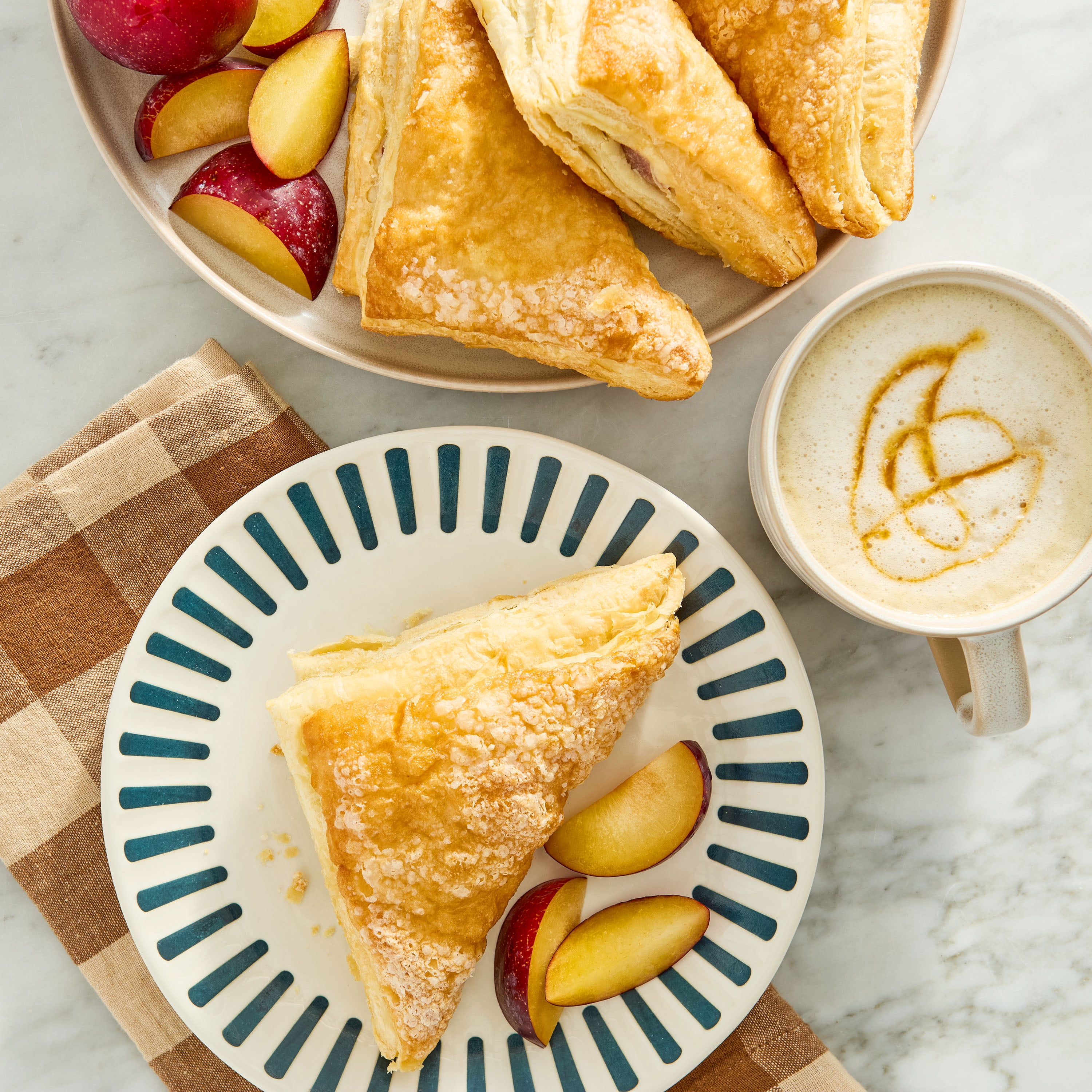 Freshness Guaranteed Baked Dulce De Leche Turnover Pastries, 10 oz, 4 Count