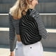 thumbnail image 5 of Easygdp Abstract Black And White Waves Mochila de Lona Resistente para Laptop, Compatible con Laptops de 15 a 17 pulgadas, Ideal para Escuela, Trabajo y Viajes-Medium, 5 of 5