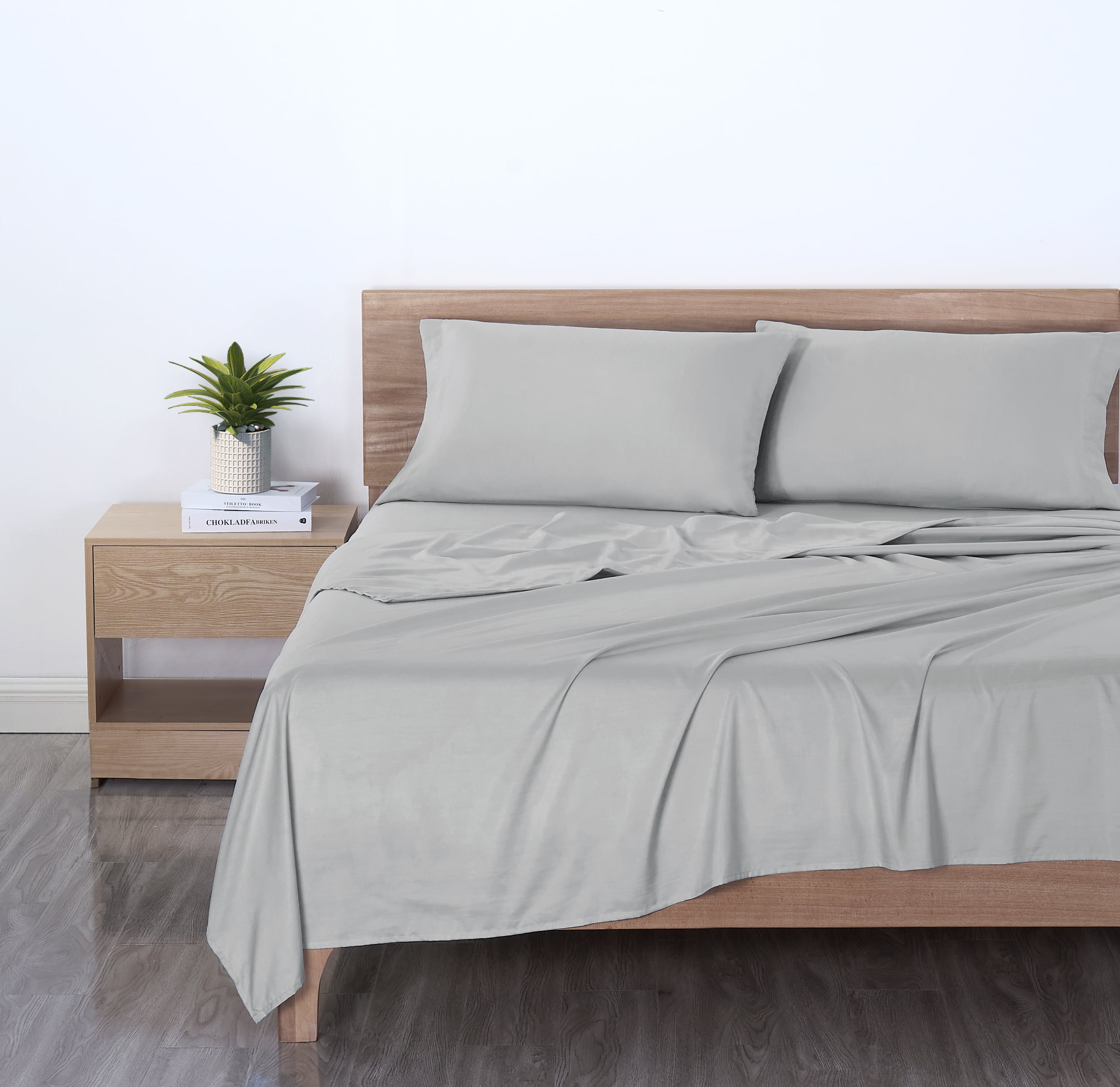 Mainstays Basic Value Microfiber Bed Sheet Set, Light Silver Gray, Full, 4 Piece