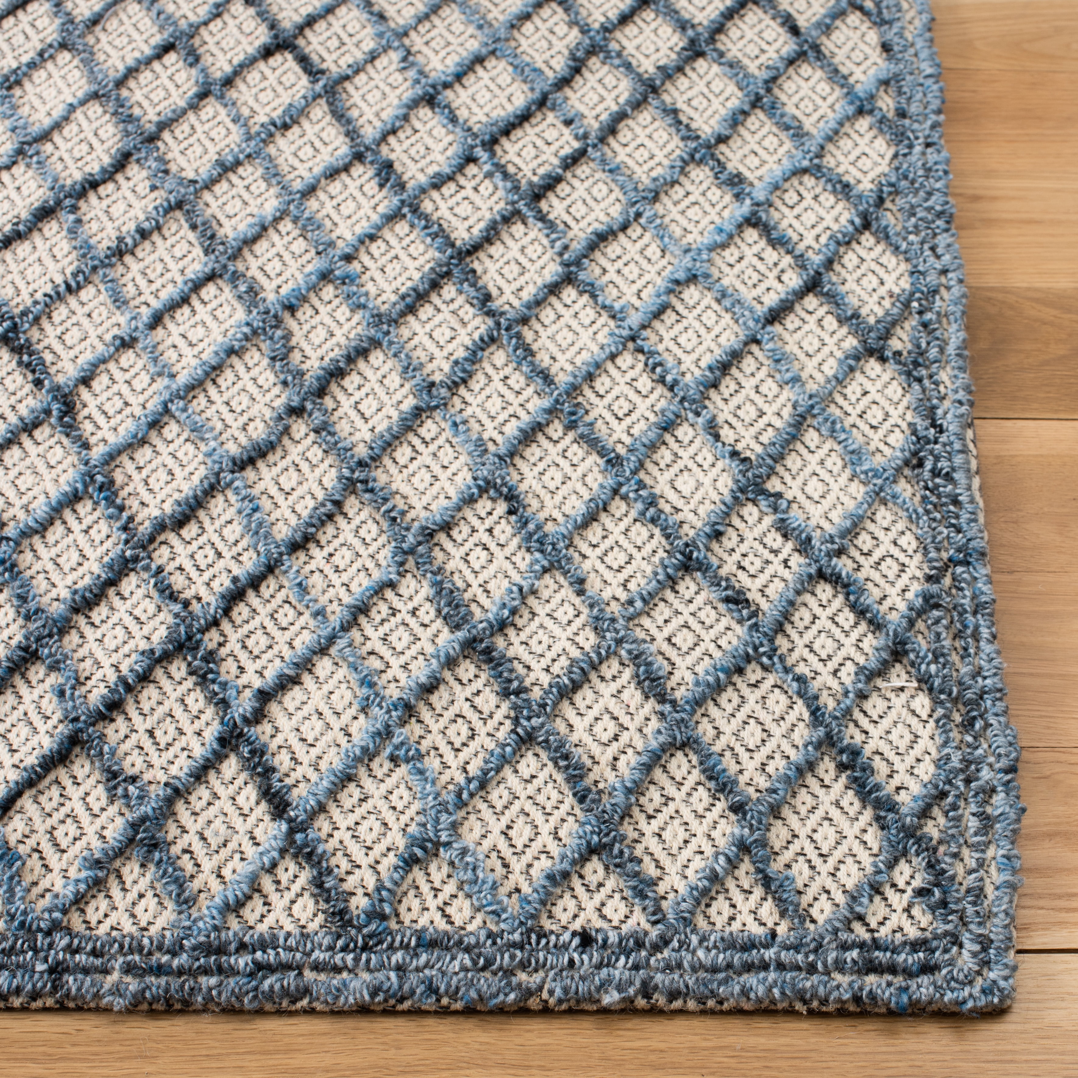 SAFAVIEH Trace Ilarion Geometric Area Rug, Blue/Black, 6' x 6' Square