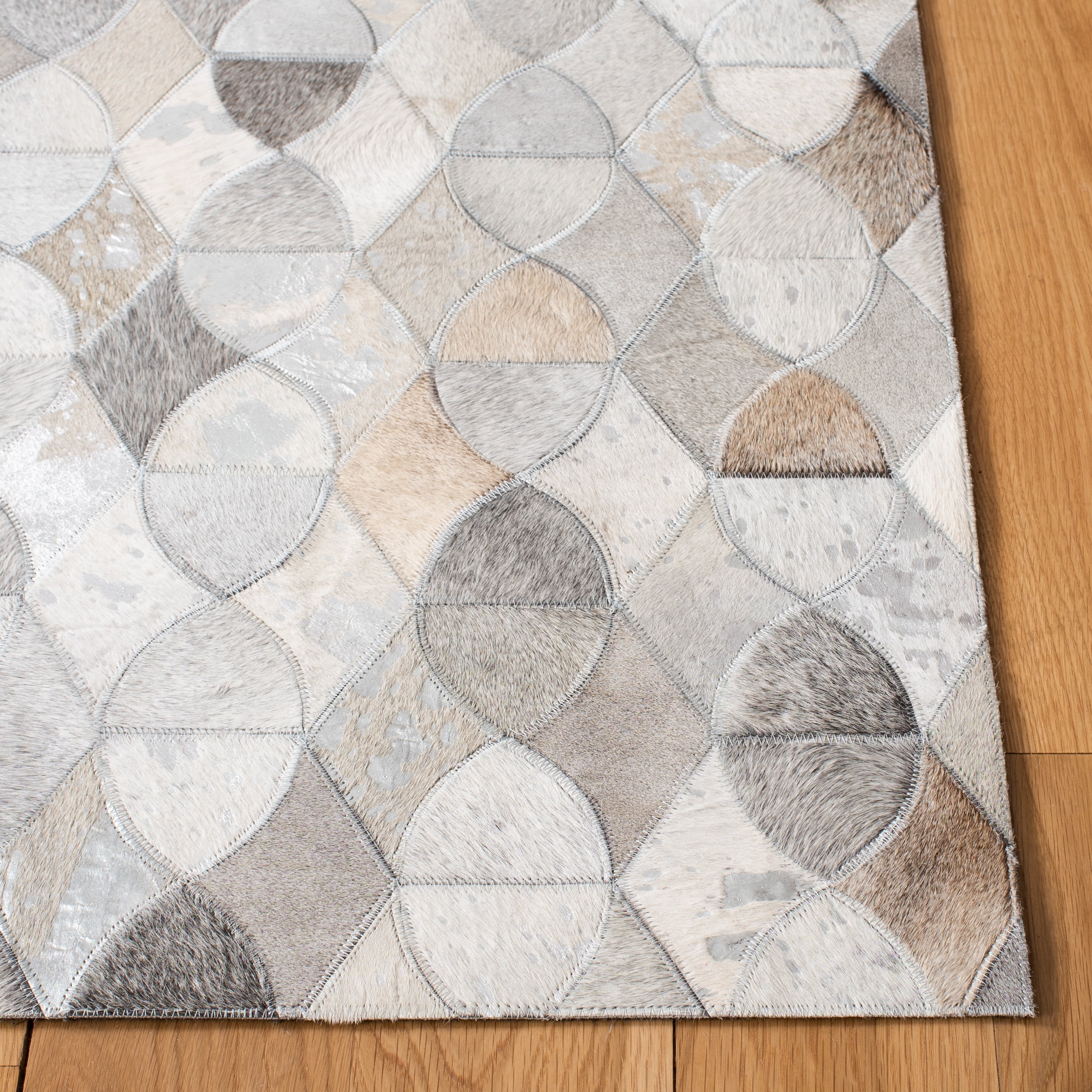 SAFAVIEH Studio Leather Albina Geometric Area Rug, Ivory/Grey, 8' x 10'
