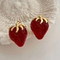 thumbnail image 4 of Pendientes chapados en cobre de fresa con aguja de plata S925, nuevos pendientes frescos, dulces, modernos, de alta gama, lindos y versátiles, chapado en oro con preservación del color UV, 4 of 5