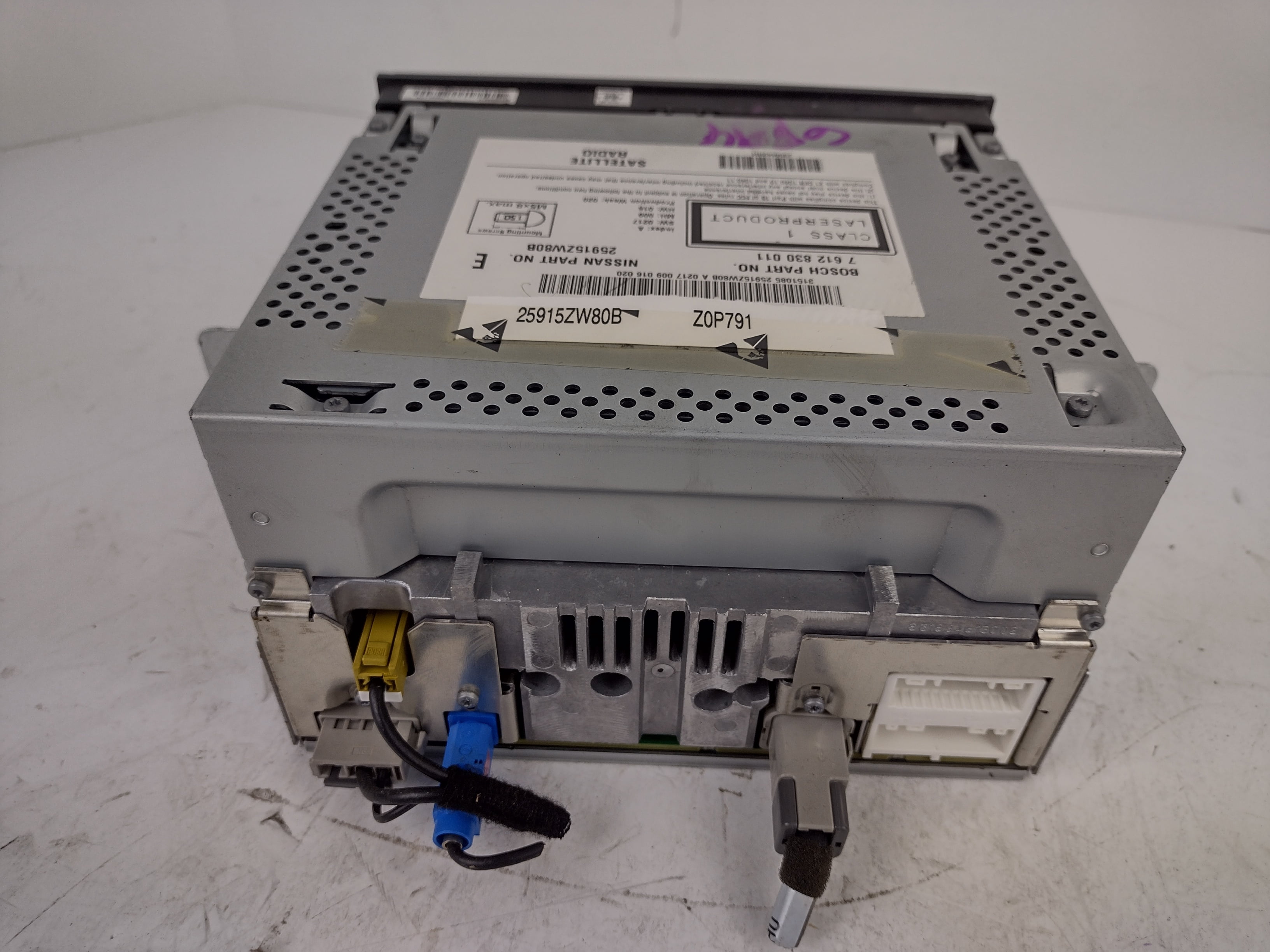 Pre-Owned 10 11 Nissan Versa AM FM 6CD Navigation Radio Receiver OEM - Verify Specific Vehicle Fitment In Description - (Good)