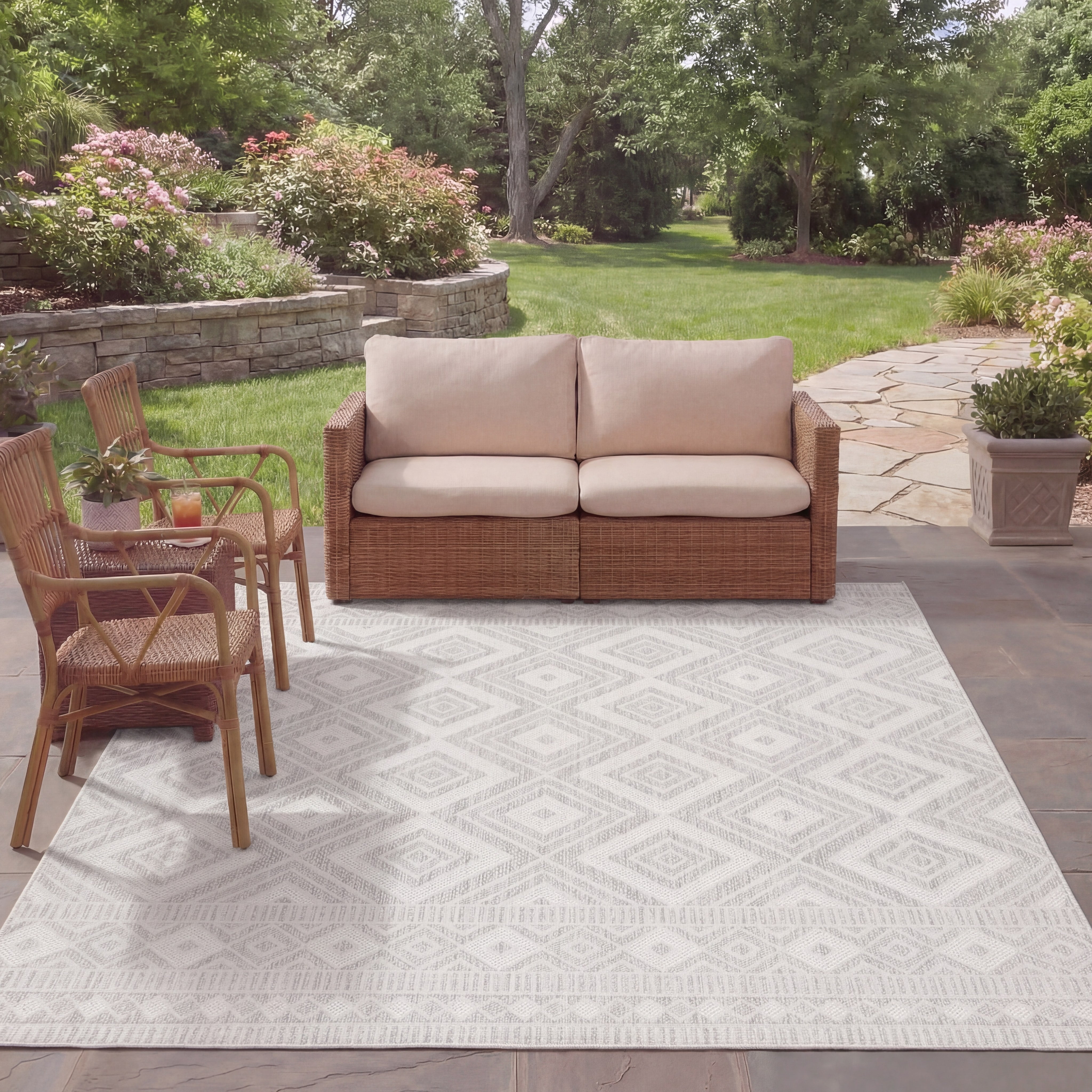 SAFAVIEH Courtyard Wyatt Geometric Indoor/Outdoor Area Rug, Ivory/Light Grey, 9' x 12'