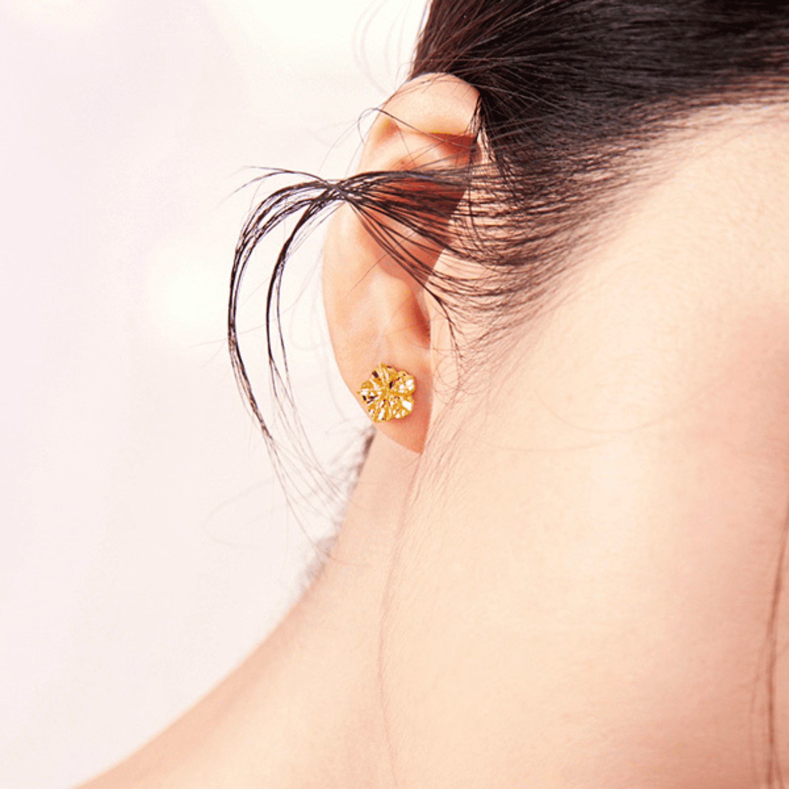 ZHOU LIU FU 24K Solid Gold Stud Earrings Exquisite Floral Design Anniversary Gift for Women A0910860
