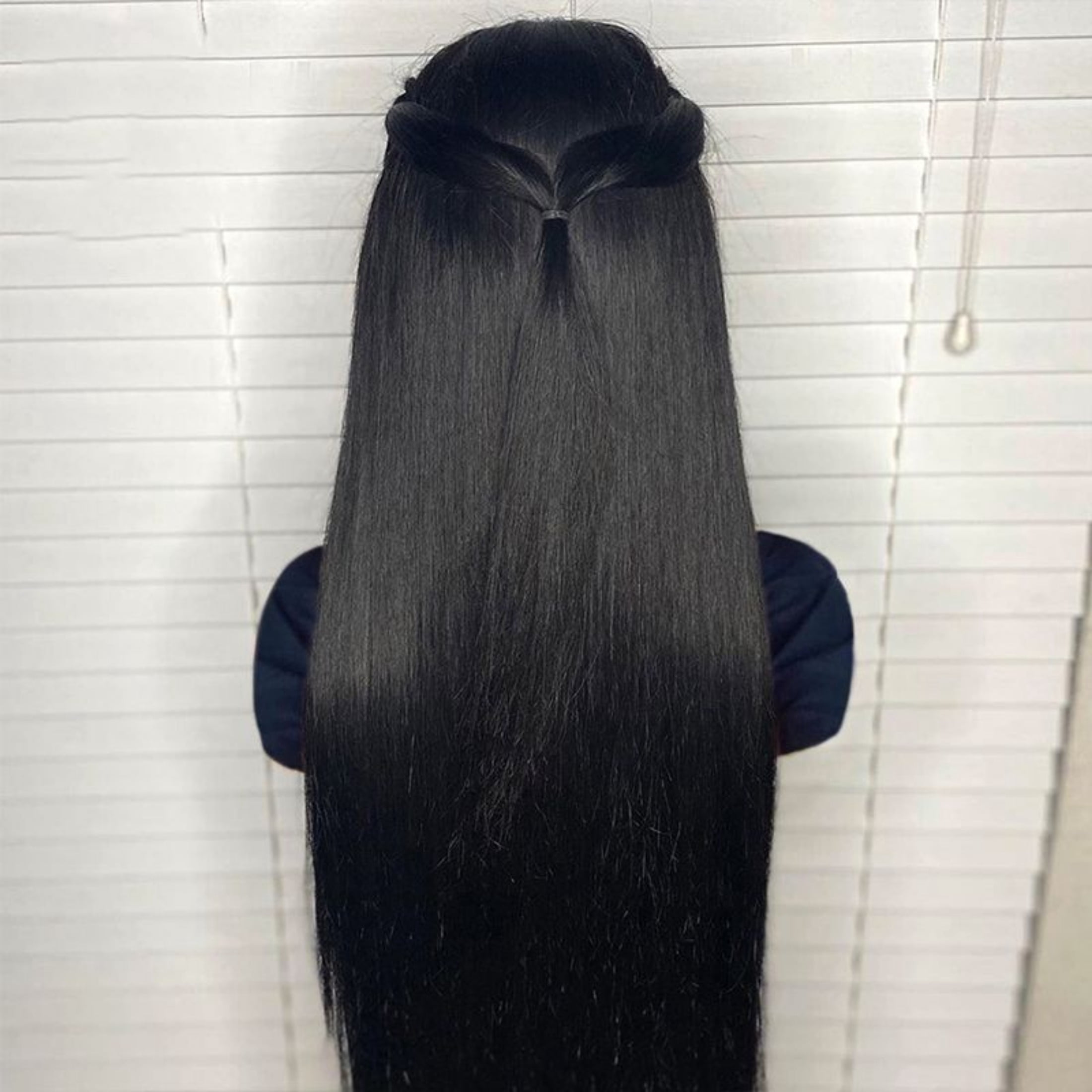 Women's long layered wig, natural wave wig, human hair side parting, heat resistant, lightweight, tangle free, suitable for daily use and clothing