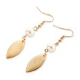 thumbnail image 2 of Pendientes largos con borlas y hojas Minnieouse para mujer con perlas de imitación color oro, 2 of 5