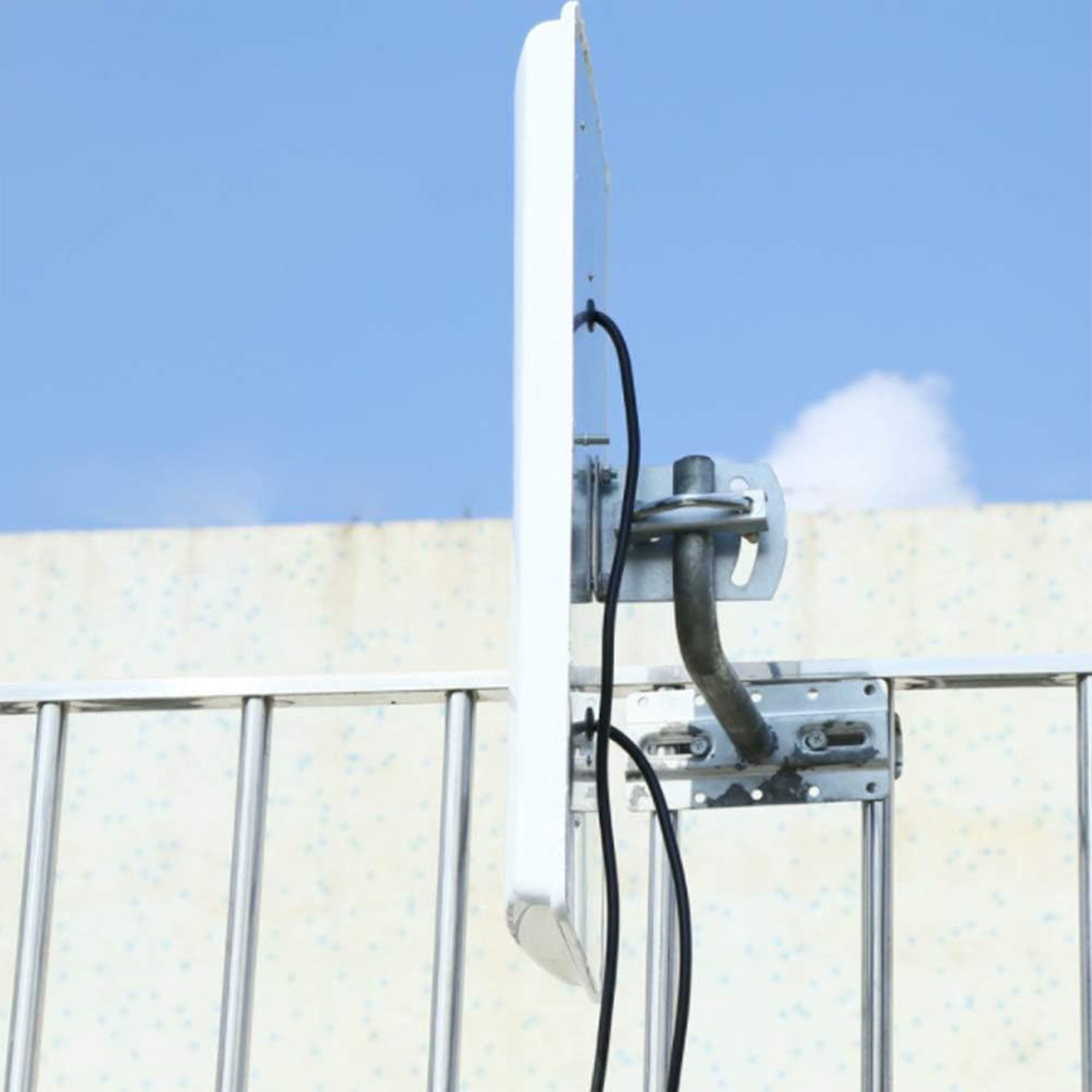 Dual Polarization Mimo 4G LTE WiFi TV Antenna, Wide Band 24dbi 698-2690mhz SMA TS-9 with 698-2690mhz Reception Range