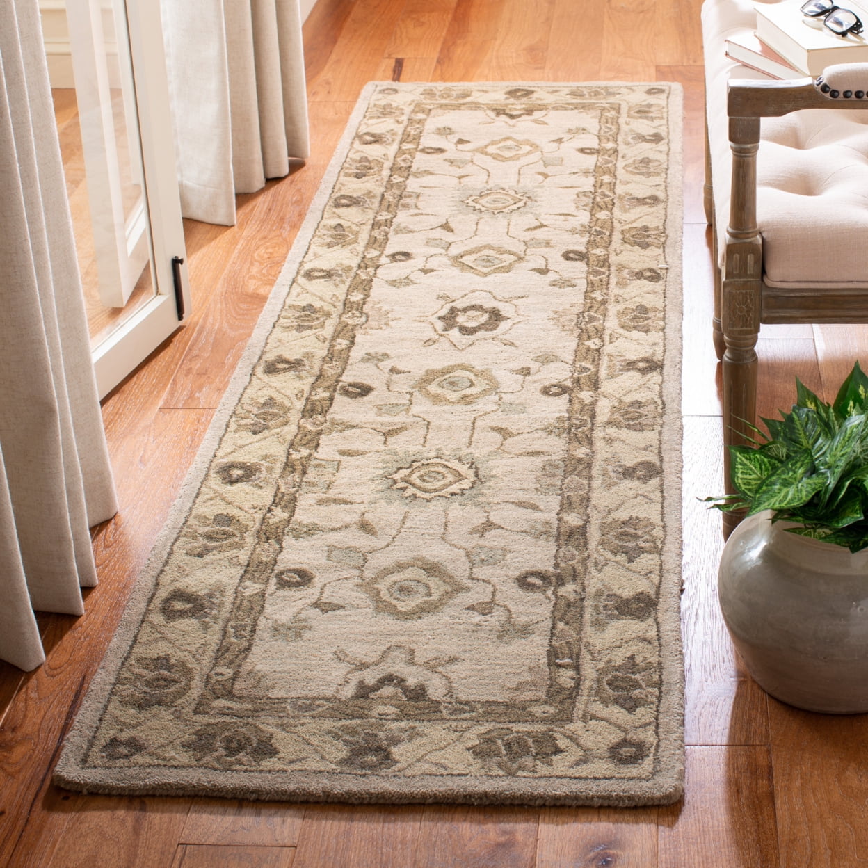 SAFAVIEH Anatolia Gavril Floral Area Rug, Beige, 3' x 5'