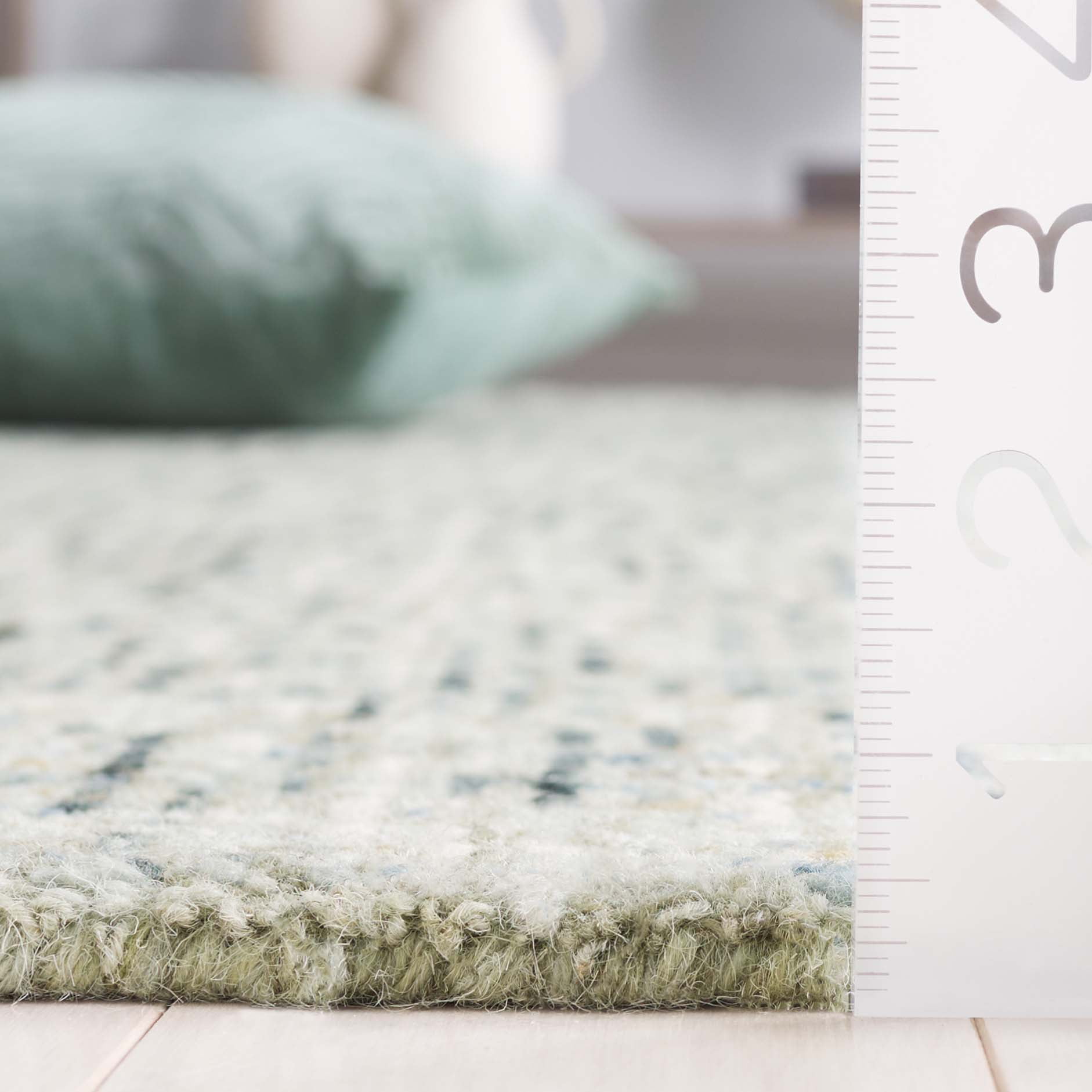 Safavieh Abstract Delia Distressed Wool Area Rug, Green/Ivory, 6' x 9'