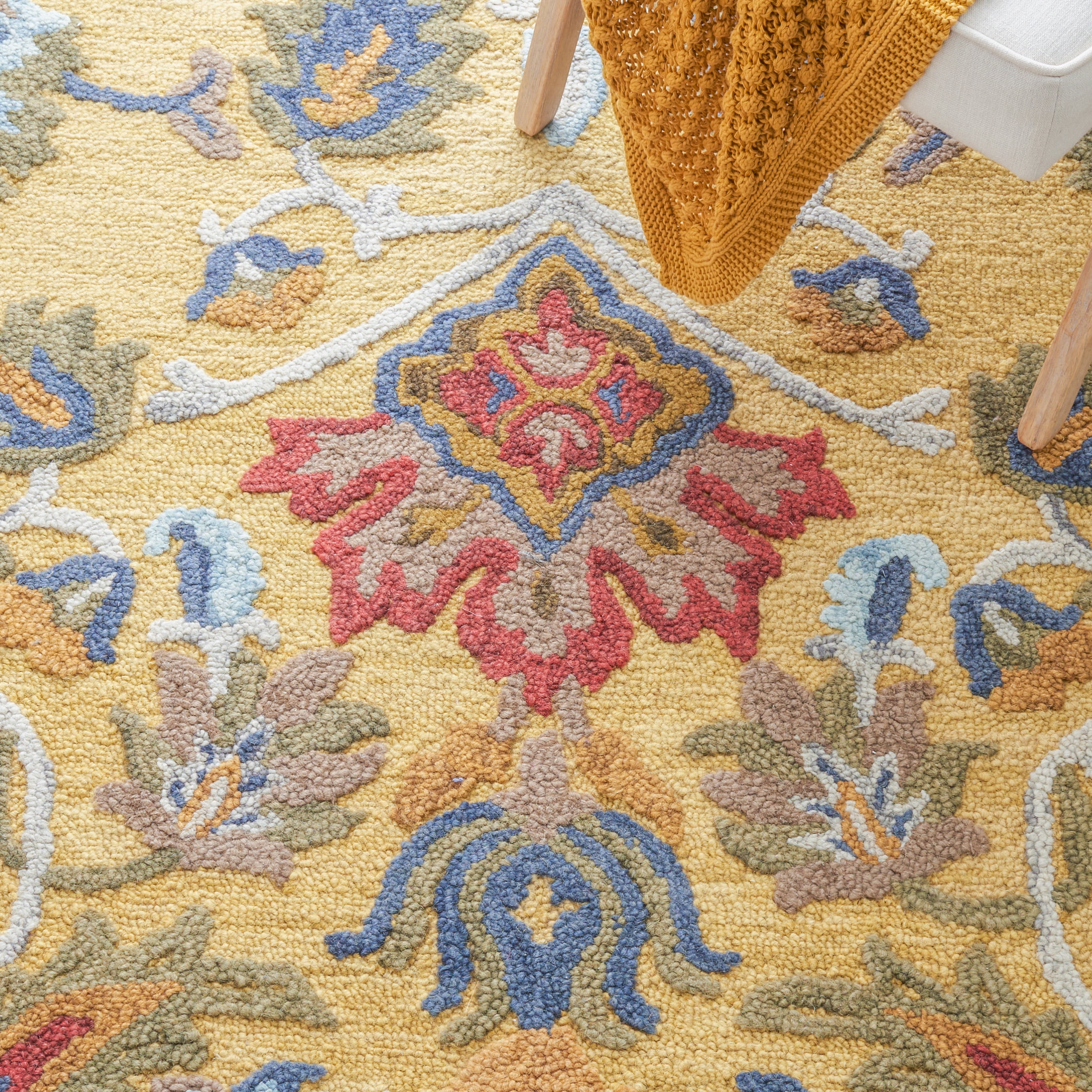 SAFAVIEH Blossom Lennon Floral Wool Area Rug, Gold/Multi, 2'3" x 4'