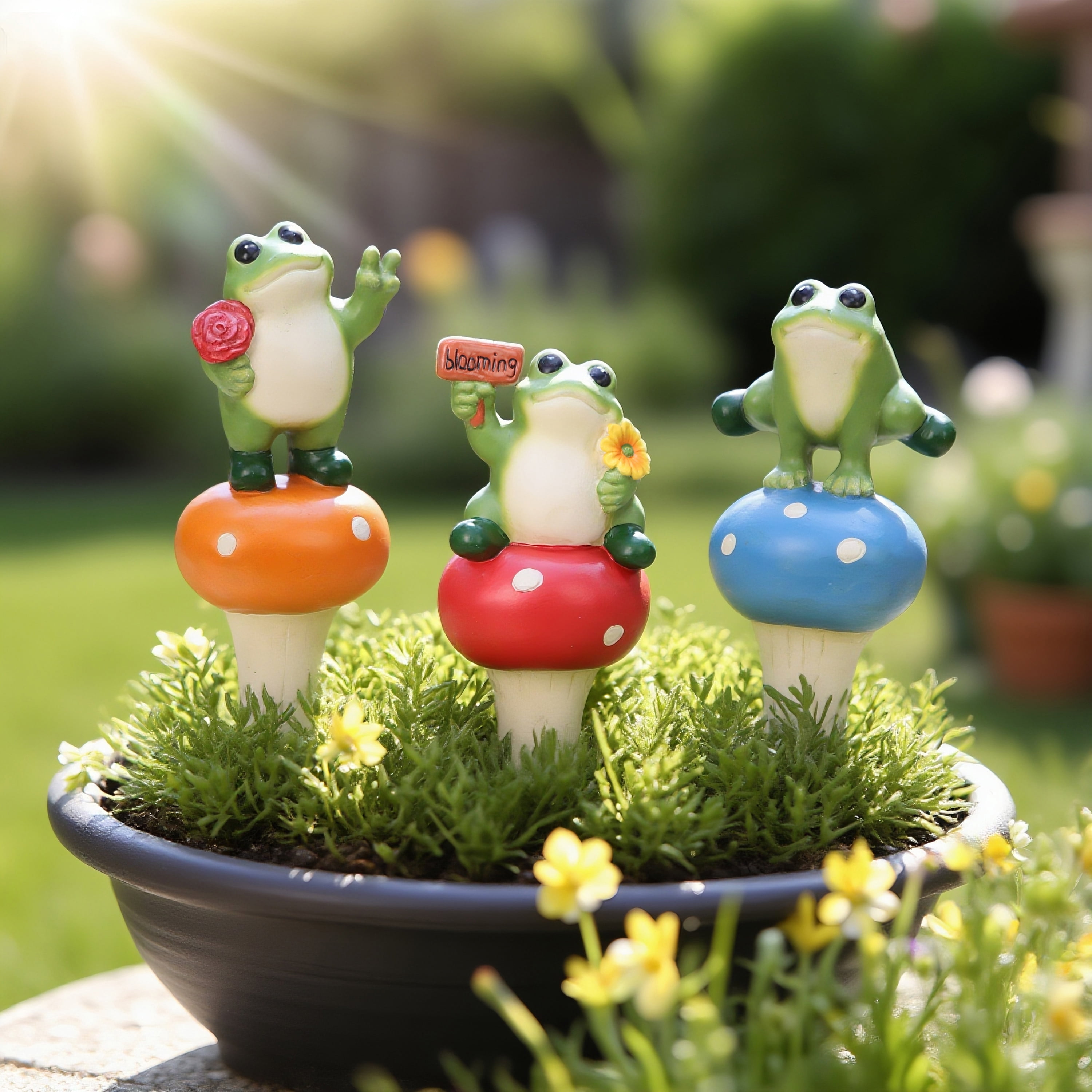 Mainstays Outdoor 3PK Frog and Mushroom Planter Stakes, 2.13 in L x 1.75 in W x 7.75 in H