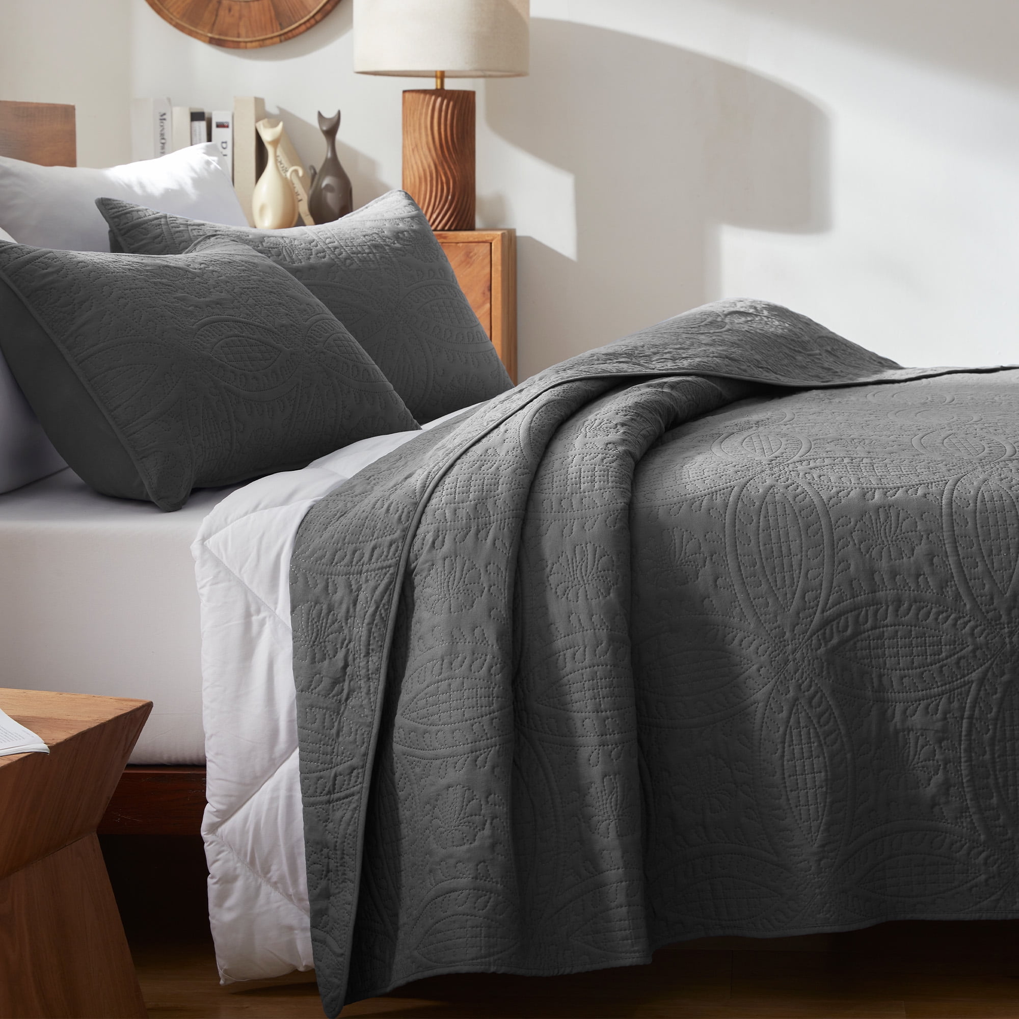 Sleep Zone Ultrasonic Medallion Quilt Set Full/Queen, Soft Lightweight Bedspread, All-Season Coverlet (Grey, Full/Queen)