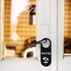 thumbnail image 5 of 4 piezas 8 opciones Letrero colgante de puerta "No molestar" de doble cara Letrero colgante de PVC de estilo divertido con aviso de "No molestar", 5 of 9