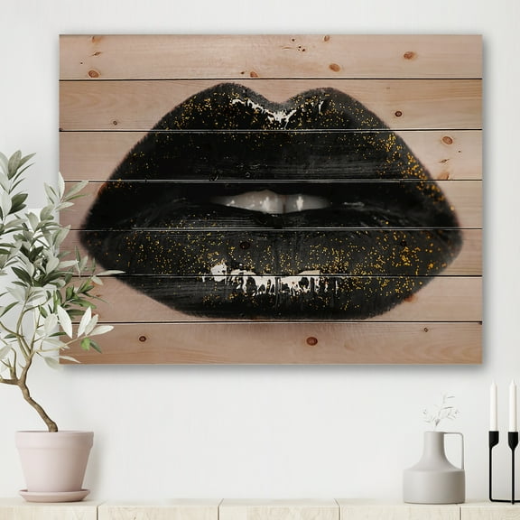 Designart 'Close-Up Of Gorgeous Female Lips I' Modern Print on Natural Pine Wood