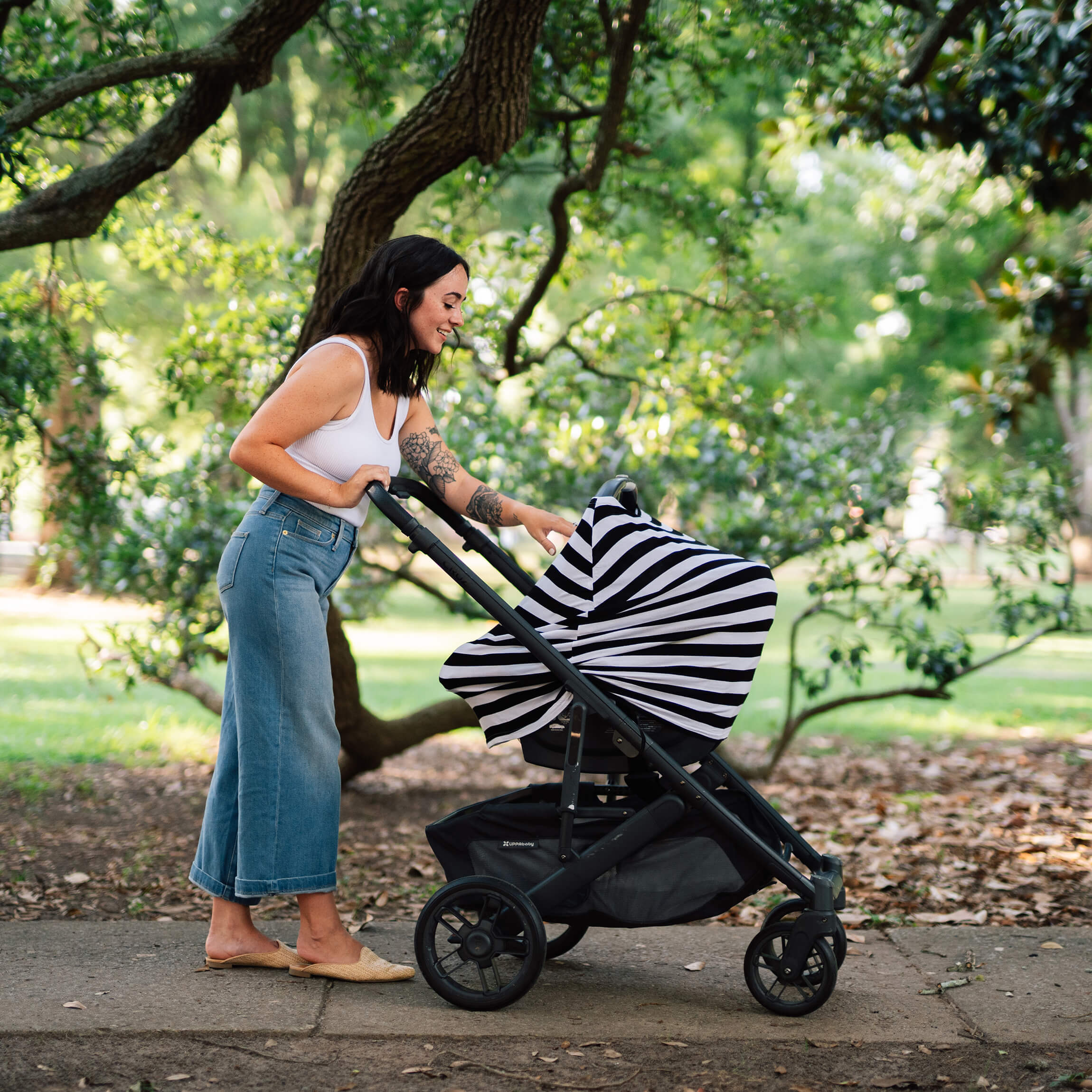 B&W Signature Stripe 5-in-1 Nursing and Car Seat Cover