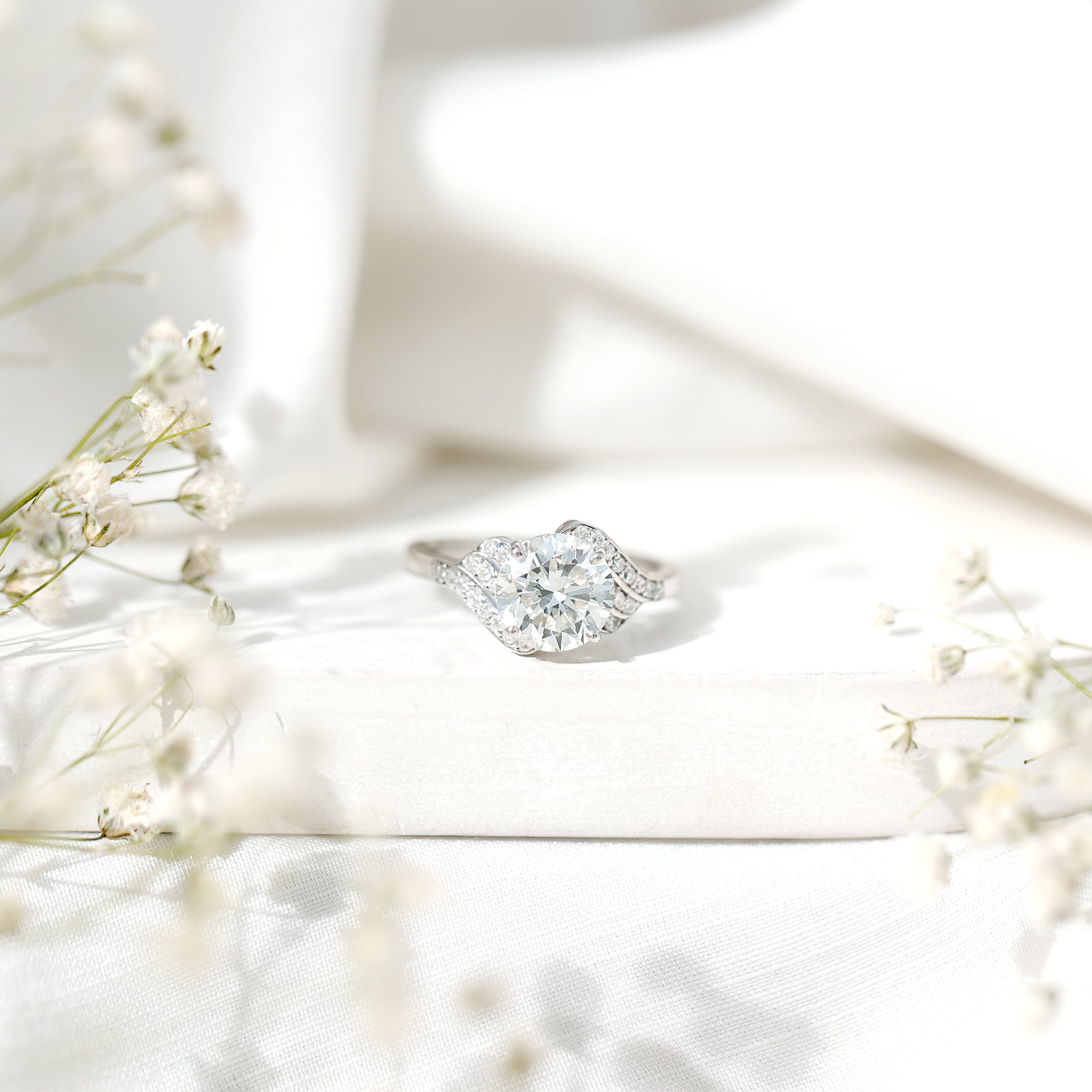 Rosec Jewels Lab Created Diamond Engagement Ring 2 Carat (EF-VS Certified) - Designer Ring for Women, 14K White Gold, US 6.00
