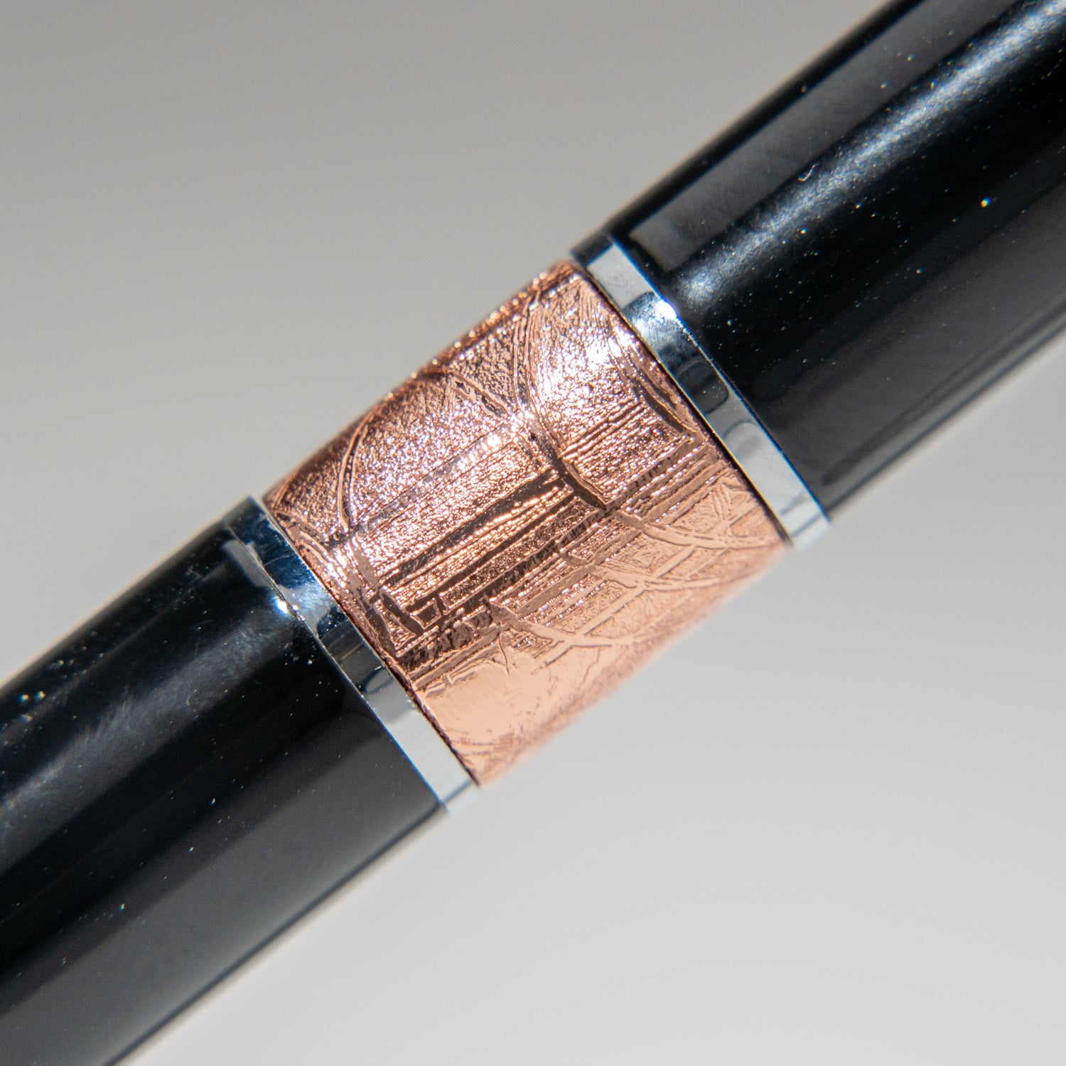Genuine Muonionalusta Meteorite Pen (Rose Gold)