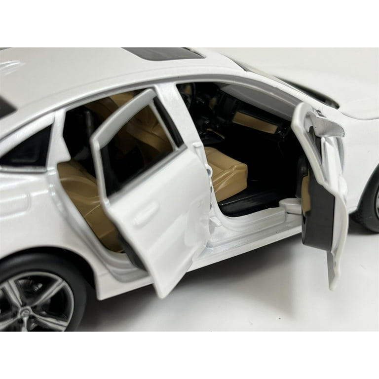 Volvo S90 (Pull Back and Go) 1:32 scale diecast model car in