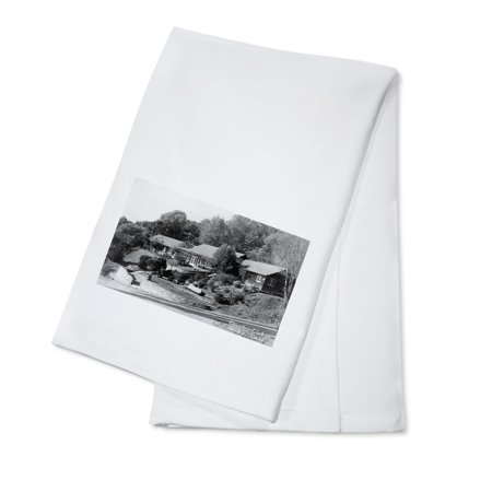 Linen Cotton Club - Mill Valley, California - Exterior View of the Country Club (100% Cotton Kitchen Towel)