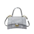 thumbnail image 5 of Bolso bandolera de un solo hombro para mujer, con estampado de letras de reloj de arena, estilo moderno, con letras y grafiti, pequeño bolso de hombro bajo el brazo., 5 of 5