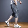 thumbnail image 3 of Pantalones cortos de mezclilla grises para hombre, con botones rectos y gráficos, pantalones vaqueros cortos para hombre, estilo retro Y2k, ropa de calle, anchos y groseros, nuevos de corte de verano, 3 of 4