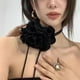 thumbnail image 4 of Minnieouse Gargantilla de flores de tela, collar exquisito hecho a mano, Vintage para mujeres que hacen la primera elección Accesorios de disfraces blanquecino, 4 of 6