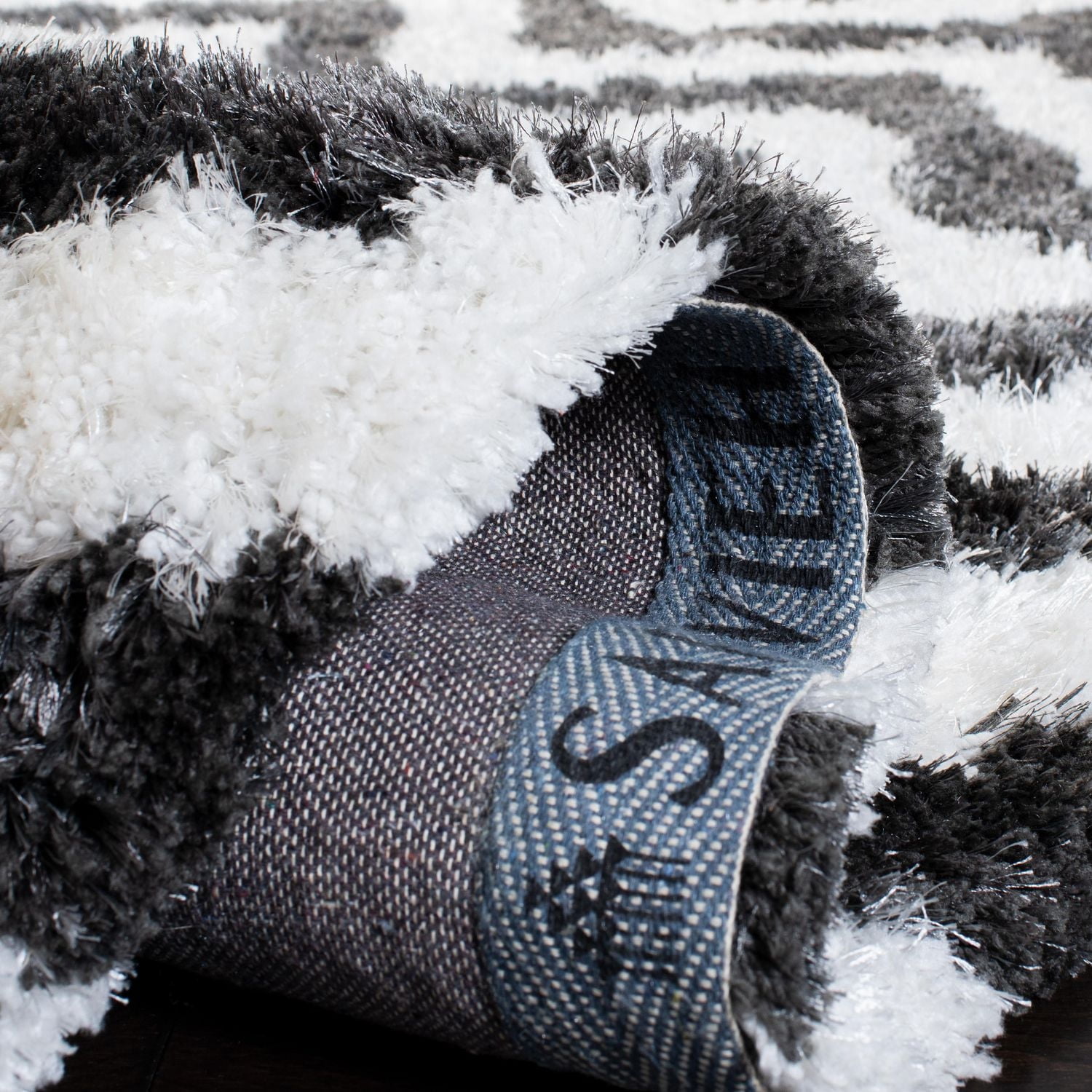 Safavieh Barcelona Carmella Zigzag Stripes Shag Area Rug