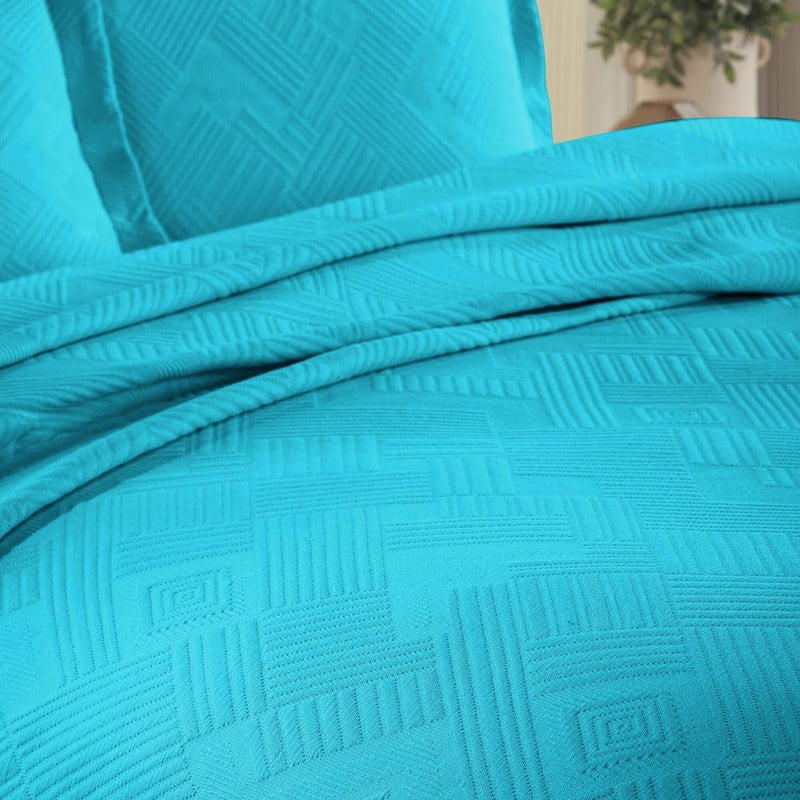 Superior Geometric Fret Cotton Bedspread and Sham Set, 3-Piece Decorative Breathable Bedspreads, Queen, Peacock Blue