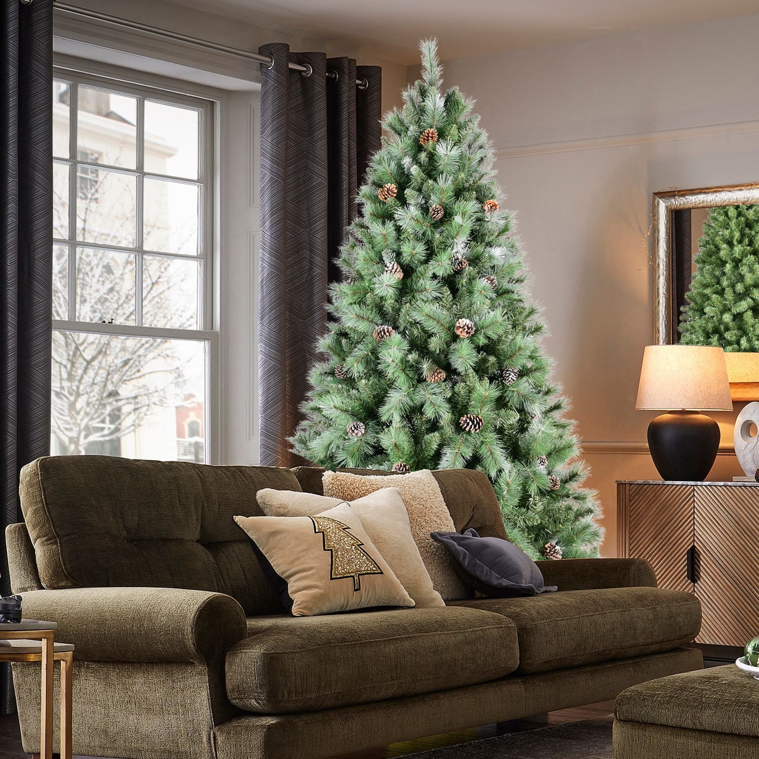 6ft Flocked Christmas Tree 988 Tips 66 Pine Cones Hinged Branches Metal Stand Indoor Decor