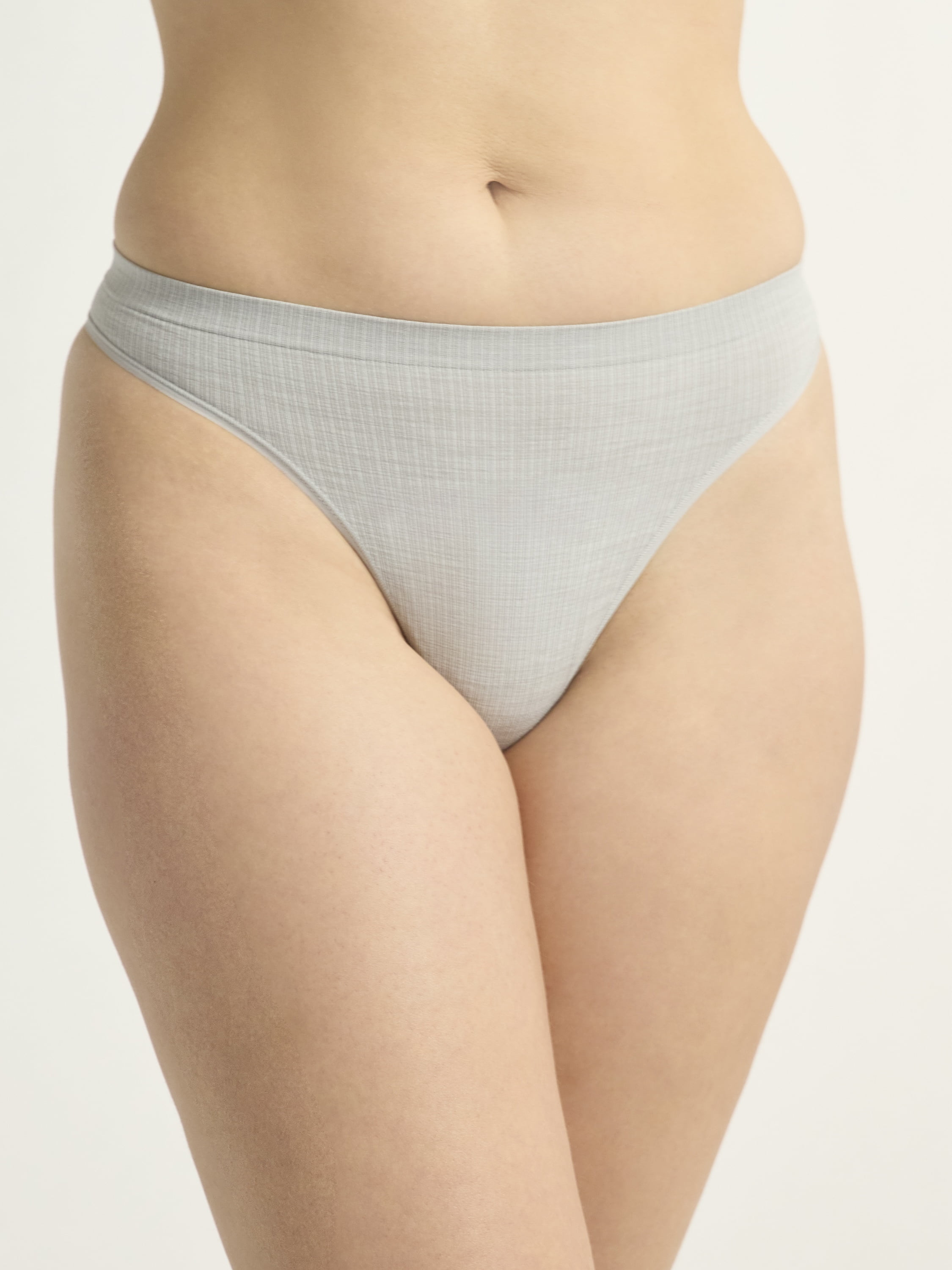 Joyspun Women's Seamless Thong Panties, 3-Pack, Sizes XS-3XL