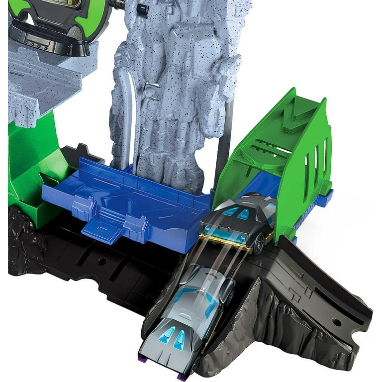Hot Wheels Dc Batcave Playset with Batman Character Car in 1:64