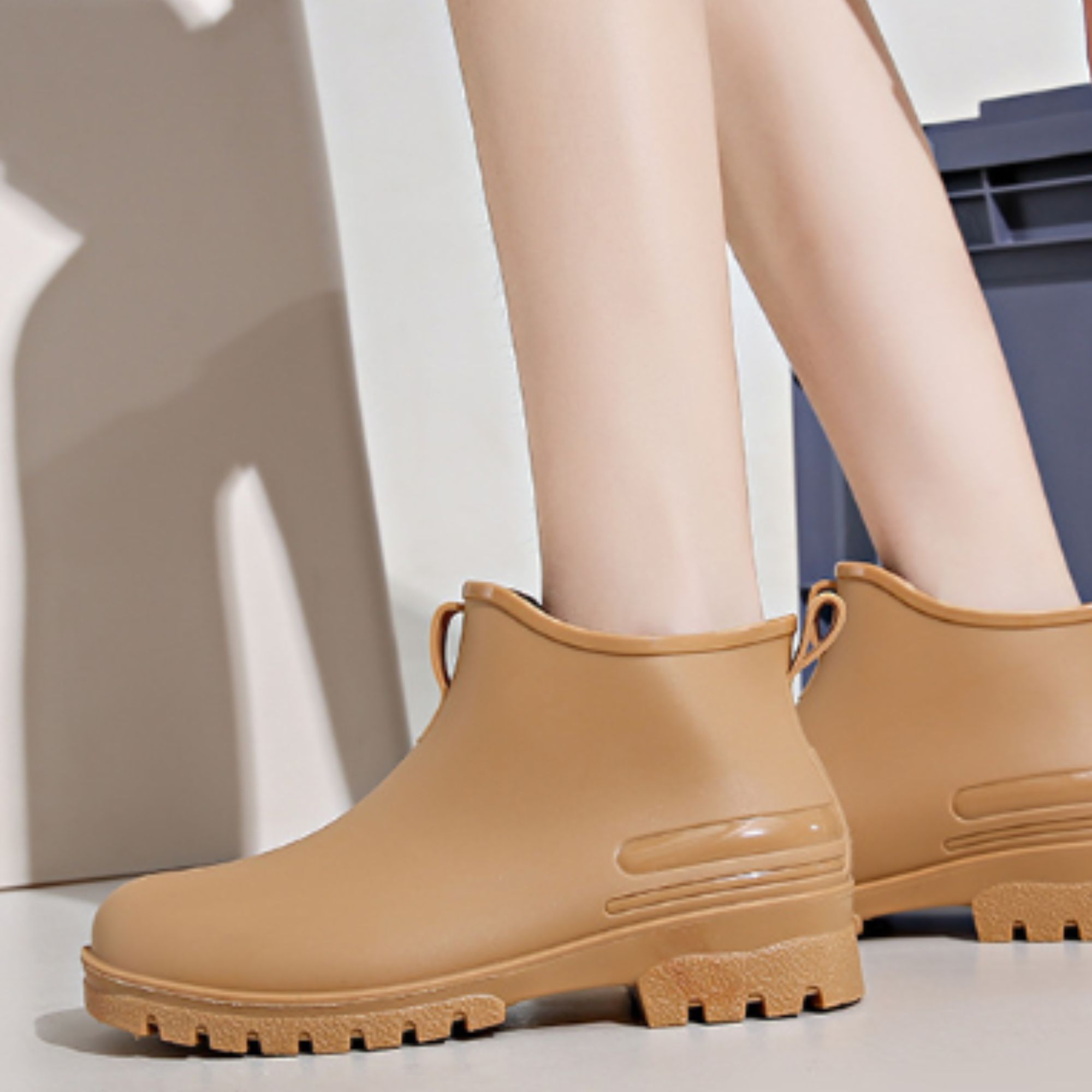 CHICVOMEY Women's Waterproof Chelsea Rain Boots Anti-Slip Work Boots for Gardening Fishing & Outdoor Ankle-Length Traction Sole Boots for Women & Men