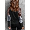 thumbnail image 1 of ABPHQTO Top gráfico con estampado de rayas de leopardo y árbol de Navidad de mujer negro, 1 of 5