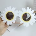 thumbnail image 3 of Gafas de sol de girasol con forma de Margarita, gafas de sol divertidas para fiesta, gafas decorativas, accesorios de fotografía de Picnic de reunión de plástico, 3 of 4