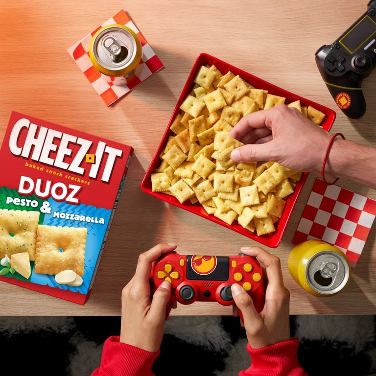 12 pack) Cheez-It DUOZ Pesto and Mozzarella Baked Snack Crackers