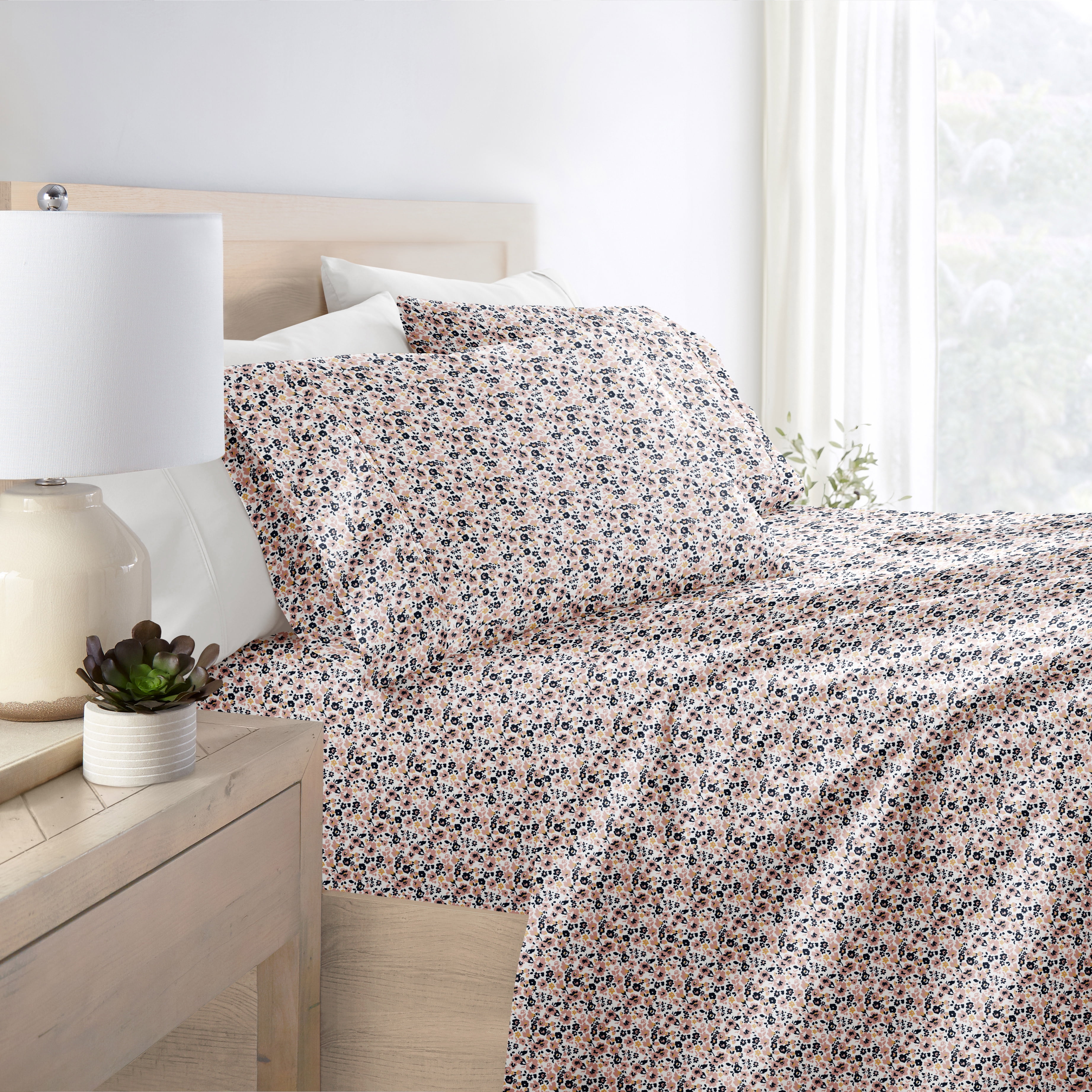 Noble Linens 4 Piece Pattern Microfiber Bed Sheets Set, Floral Dream Mauve, Queen