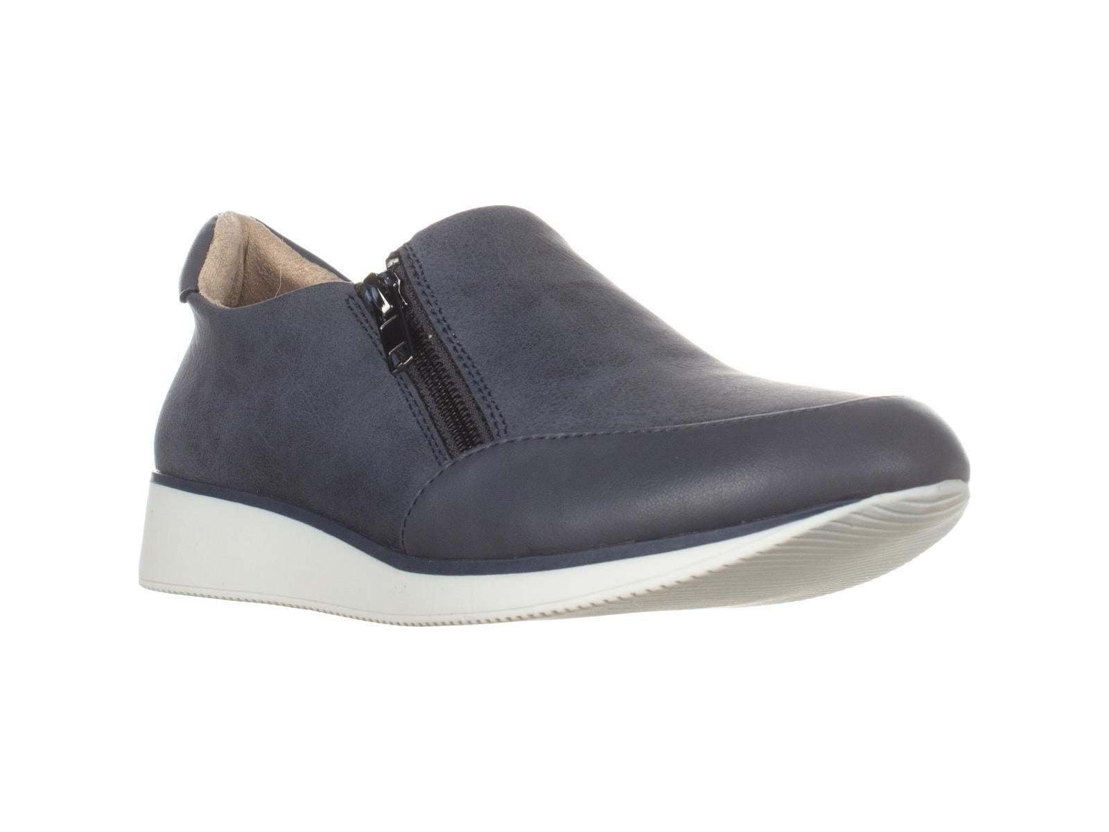 naturalizer walking shoes