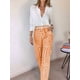 thumbnail image 5 of Conjunto de Dos Piezas para Mujer, con Estampado Geométrico, Pantalones de Cintura Alta y Camisa Sencilla. Color Naranja L, 5 of 7